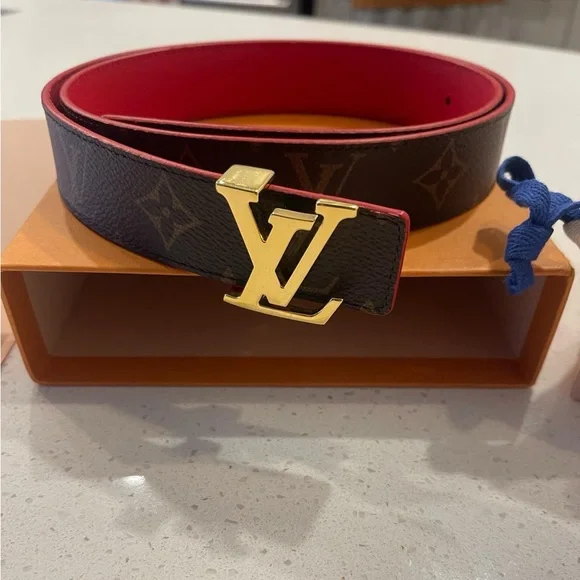 Lv Initiales 30 mm reversible Belt - Picture 2 of 3
